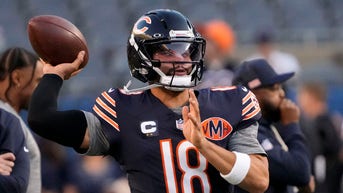 Bears QB's finger nails send powerful statement before season opener vs Vikings - Fox News